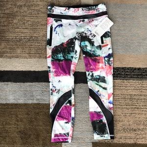 NWT Size 8 Lululemon inspire tight II